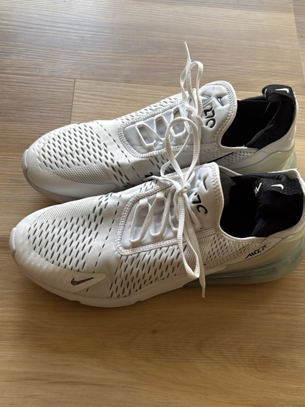 Nike Men's White/Black Air Max 270 Low-Top Sneakers